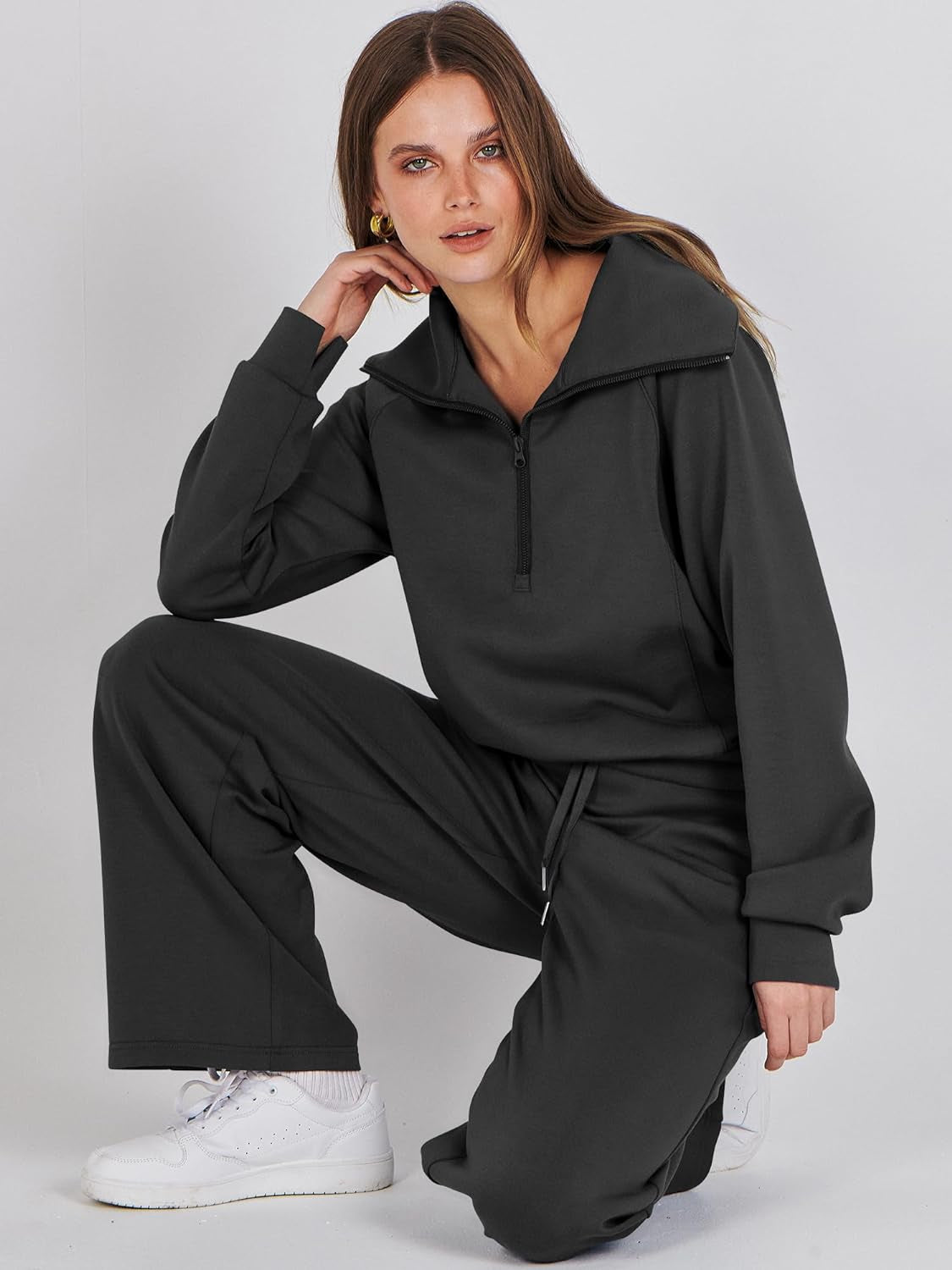 Collection of Trendy Women's 2-Piece Lounge Set – Oversized Sweatshirt & Sweatpants Tracksuit – Cozy Fall Must-Have