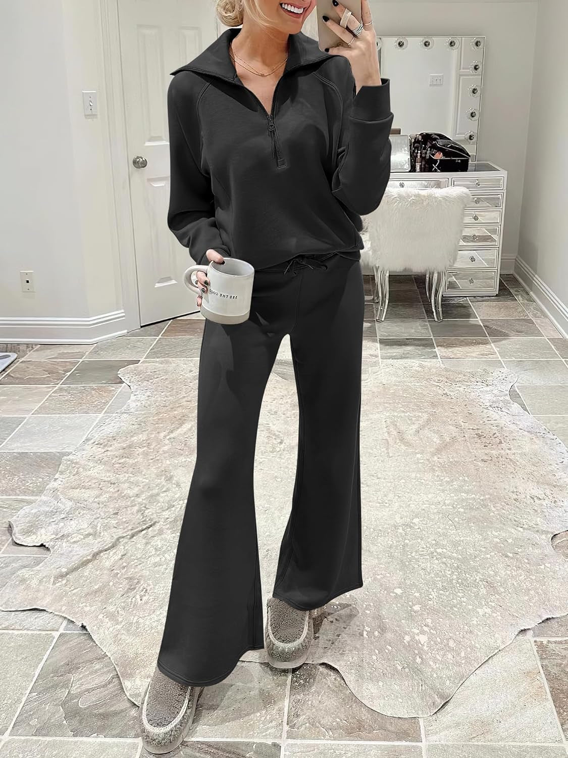 Trendy Women's 2-Piece Lounge Set – Oversized Sweatshirt & Sweatpants Tracksuit – Cozy Fall Must-Have"